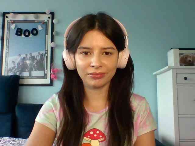 LariceHot webcam
