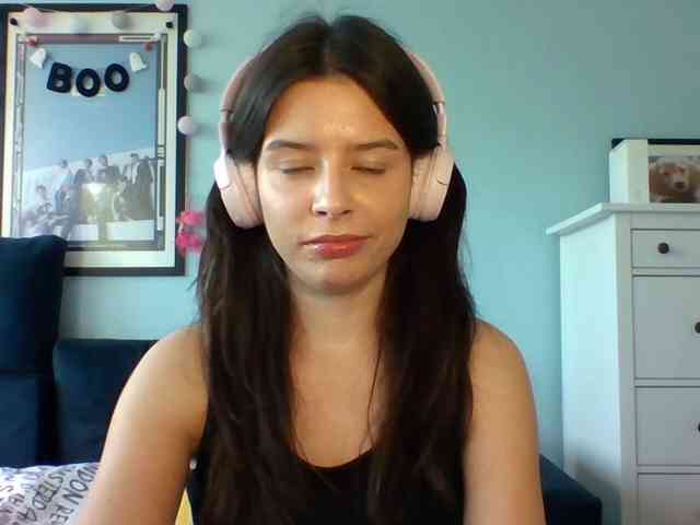 LariceHot webcam