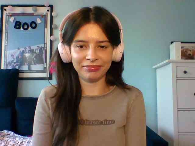 LariceHot webcam