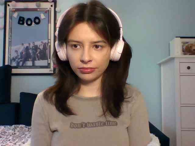 LariceHot webcam