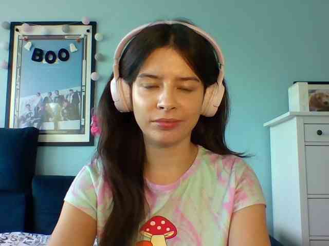 LariceHot webcam