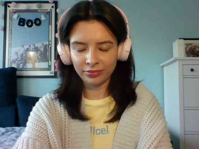 LariceHot webcam