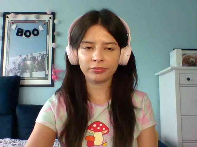 LariceHot webcam