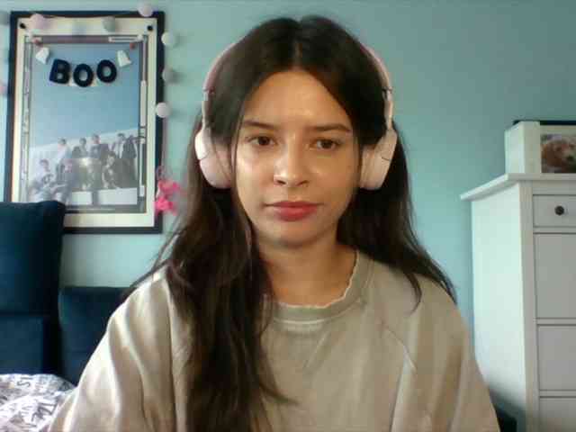 LariceHot webcam