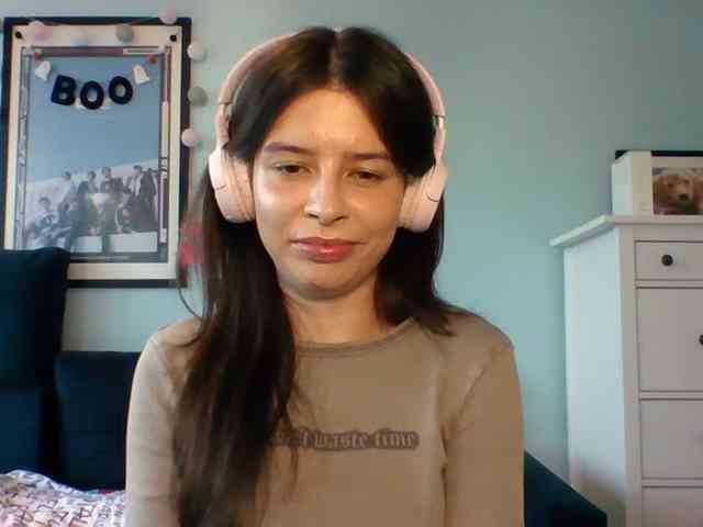 LariceHot webcam