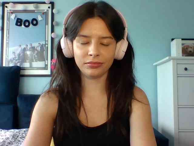 LariceHot webcam