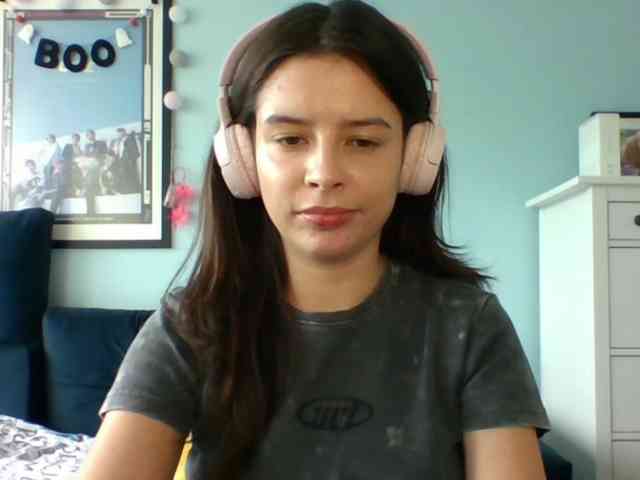 LariceHot webcam