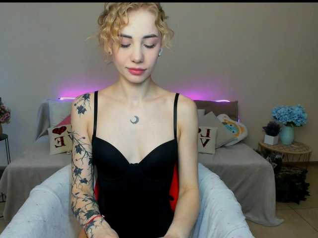 LunaBelli's BongaCams show and profile