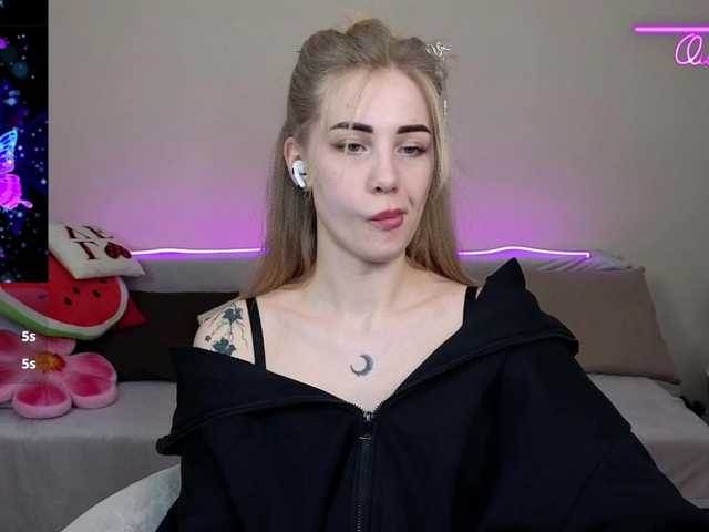 LunaBelli's BongaCams show and profile