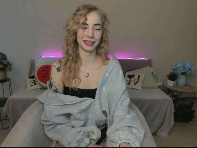 LunaBelli's BongaCams show and profile