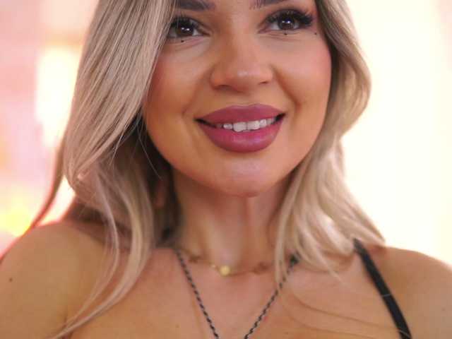 ArtTeasee from BongaCams