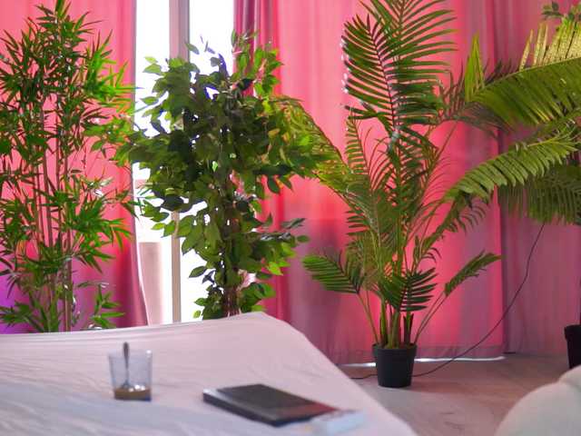 ArtTeasee — Sexy Twist and teasing interactions #blonde #bigass #bigtits #orgasm #squirt 222-333-500 fav vibe 