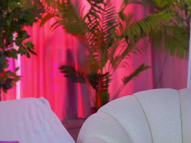 ArtTeasee — Sexy Twist and teasing interactions #blonde #bigass #bigtits #orgasm #squirt 222-333-500 fav vibe 