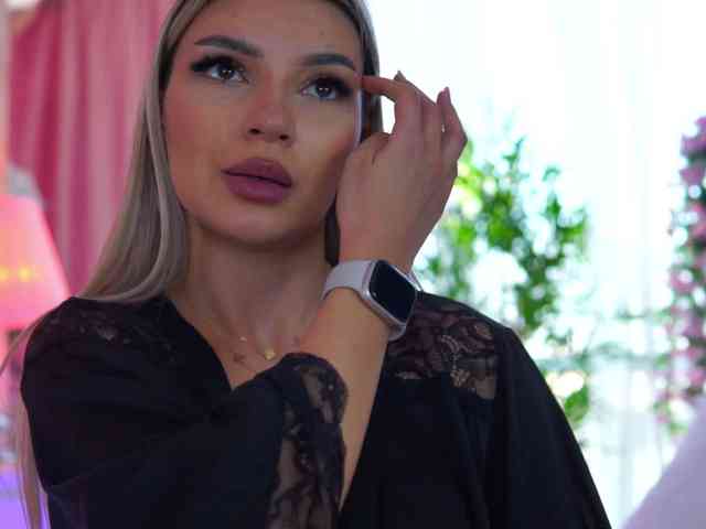 ArtTeasee Live Webcam on BongaCams