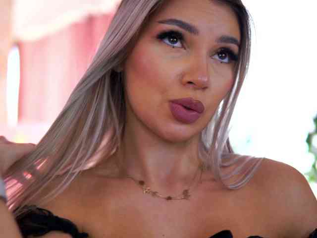 amateur nude webcam ArtTeasee