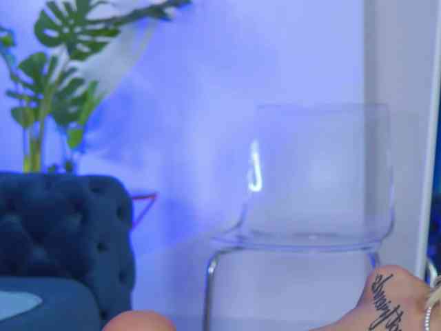 InkedBlondeLust webcam