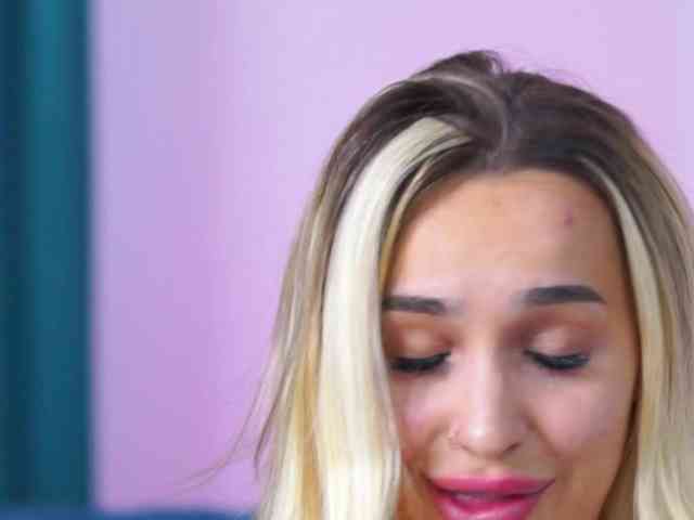 InkedBlondeLust webcam