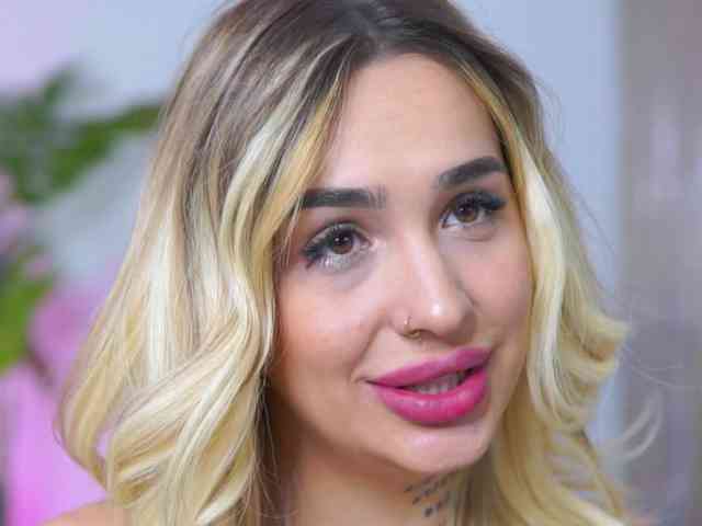 free voyeur cam InkedBlondeLust