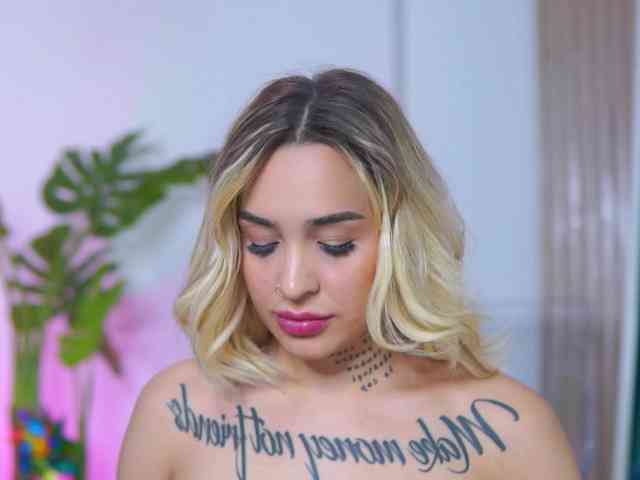 sexy chat InkedBlondeLust