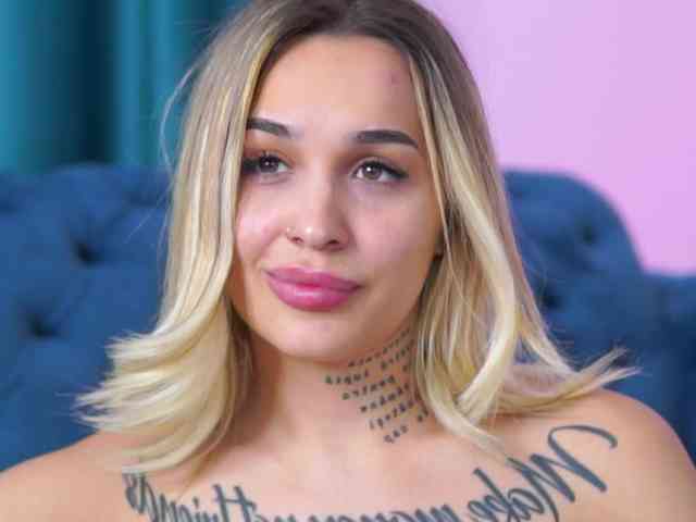 InkedBlondeLust webcam