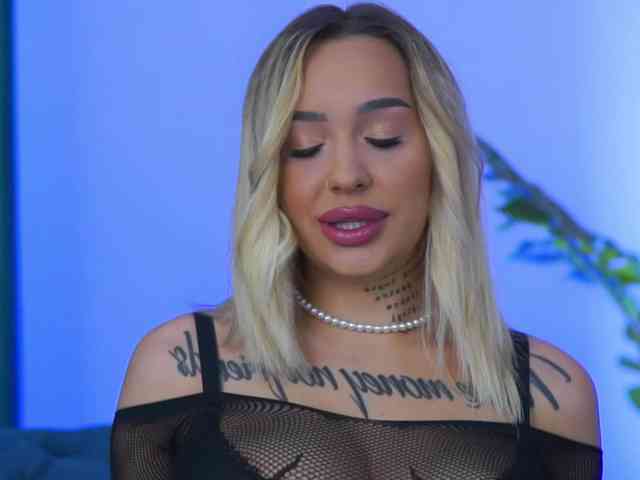 InkedBlondeLust webcam