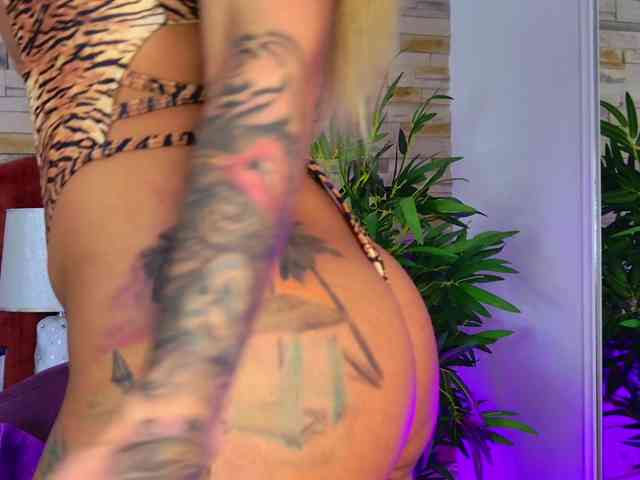 megan-wow webcam