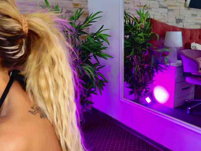 megan-wow webcam
