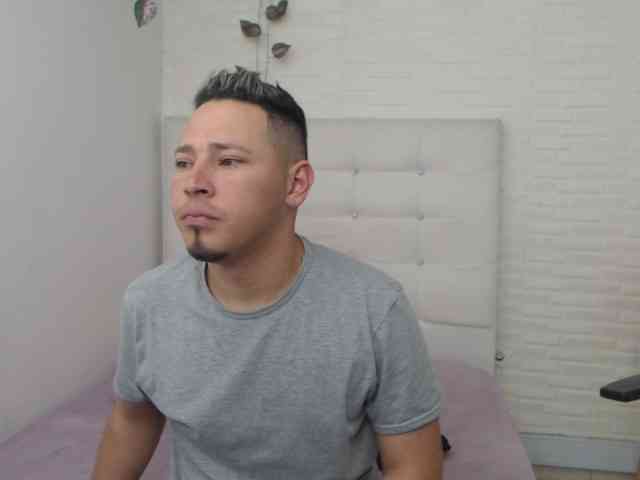 GrayCarrom Live Webcam on BongaCams