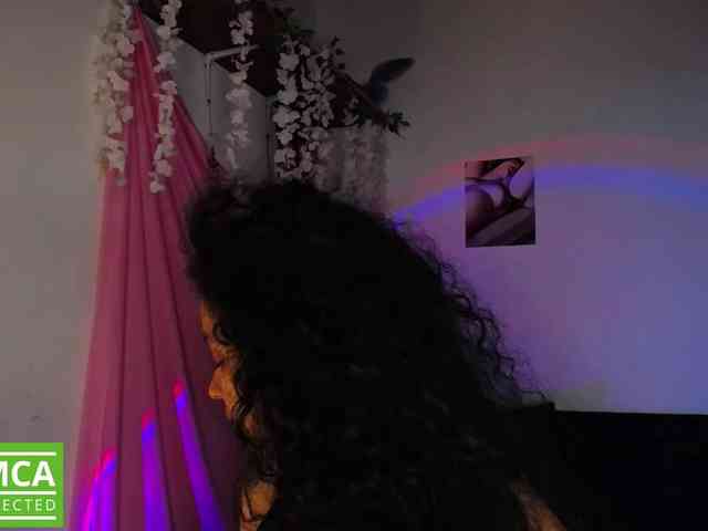 Curie-girl webcam