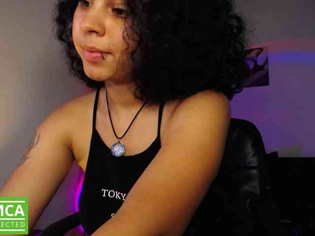 Curie-girl webcam