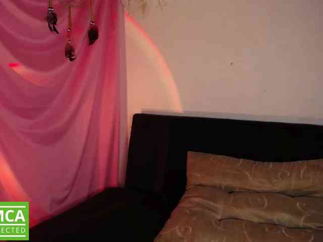 Curie-girl webcam
