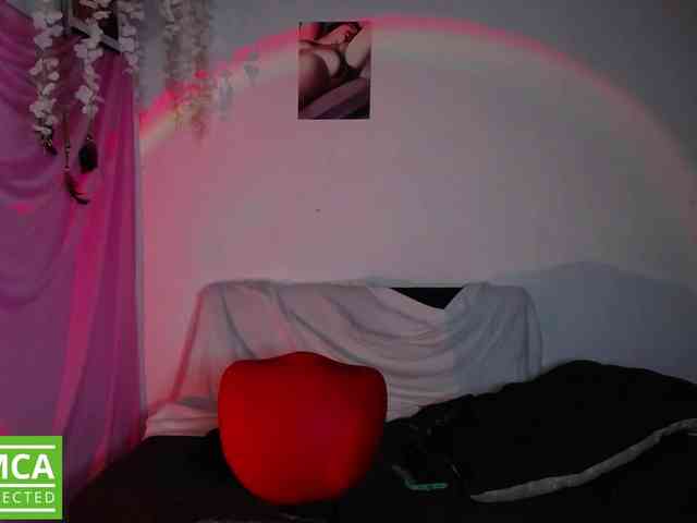 Curie-girl webcam