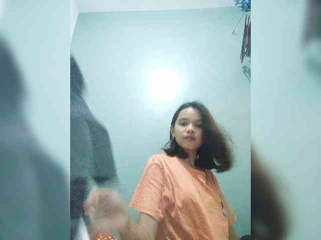 YourasianGirl webcam