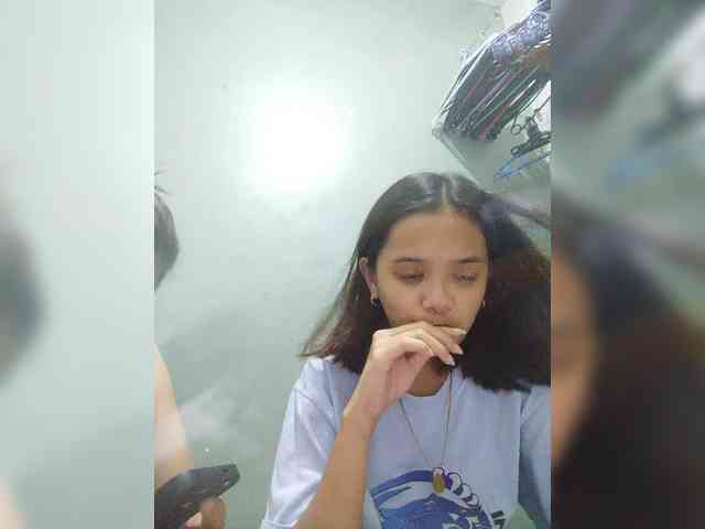 YourasianGirl webcam