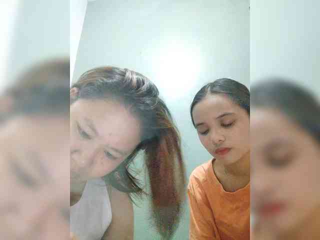 YourasianGirl webcam