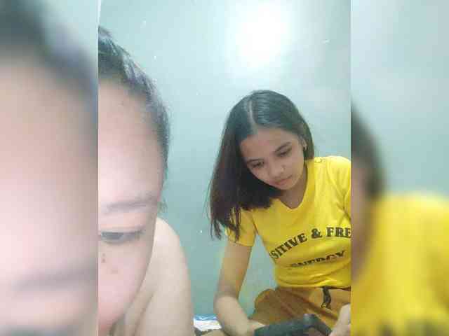 YourasianGirl webcam
