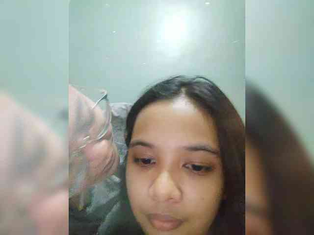 YourasianGirl webcam