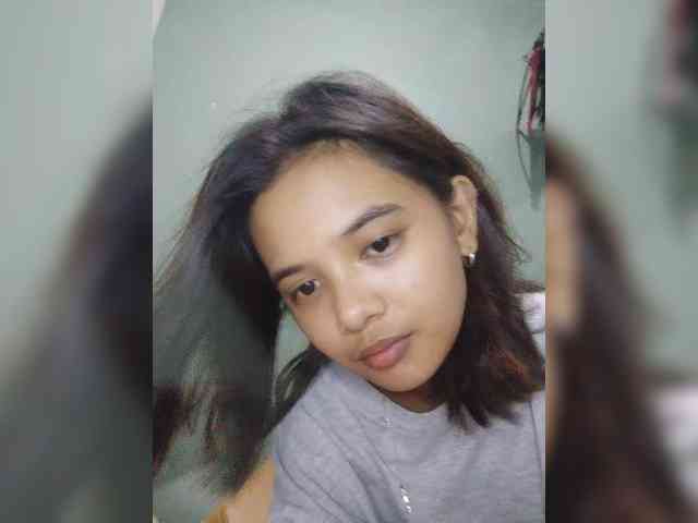 YourasianGirl webcam
