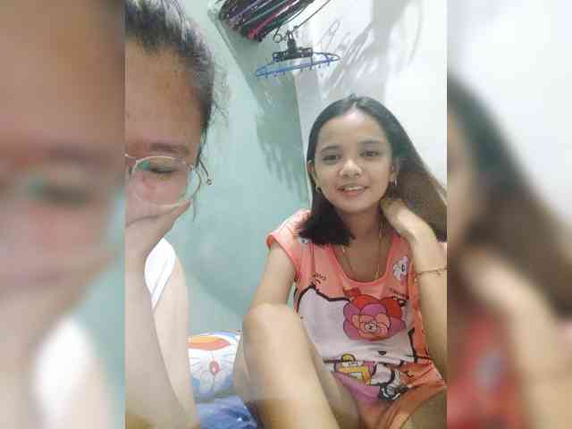 YourasianGirl webcam