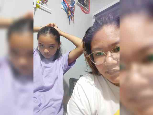 YourasianGirl webcam