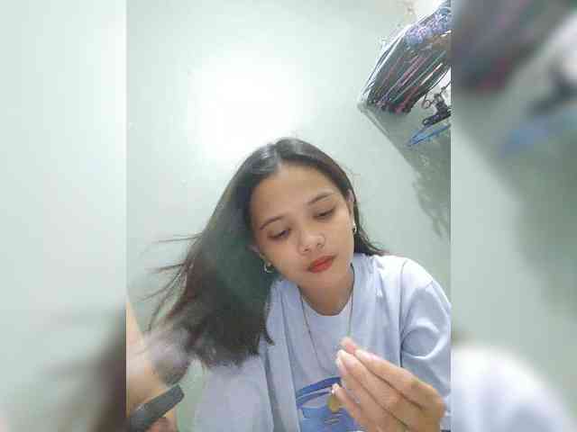 YourasianGirl webcam
