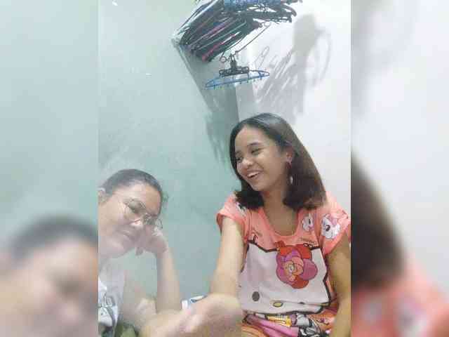 YourasianGirl webcam