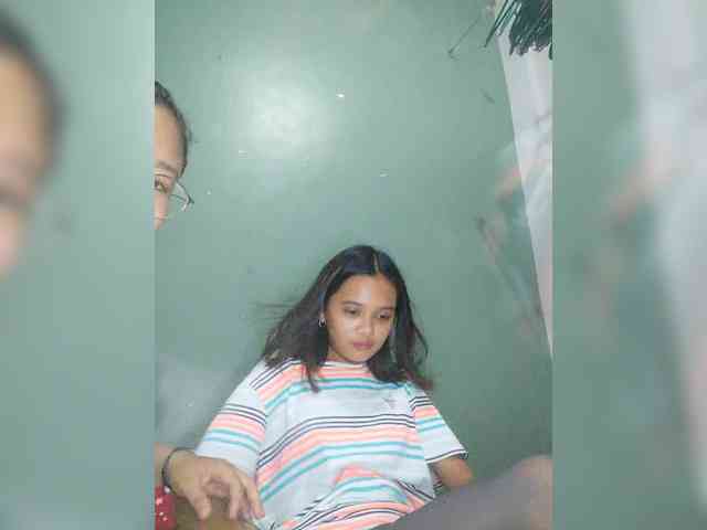 YourasianGirl webcam