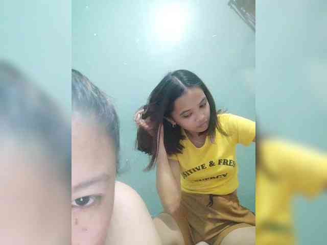 YourasianGirl webcam