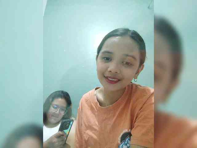 YourasianGirl webcam