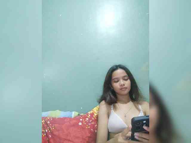 YourasianGirl webcam