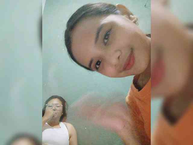YourasianGirl webcam