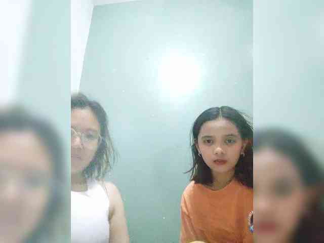 YourasianGirl webcam