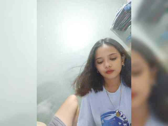 YourasianGirl webcam