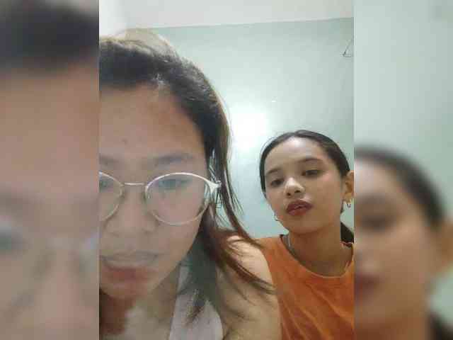 YourasianGirl webcam